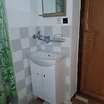 Domcek Pri Vodopade *