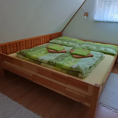 Domcek Pri Vodopade *