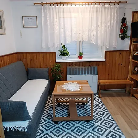 Nyaraló Domcek Pri Vodopade *