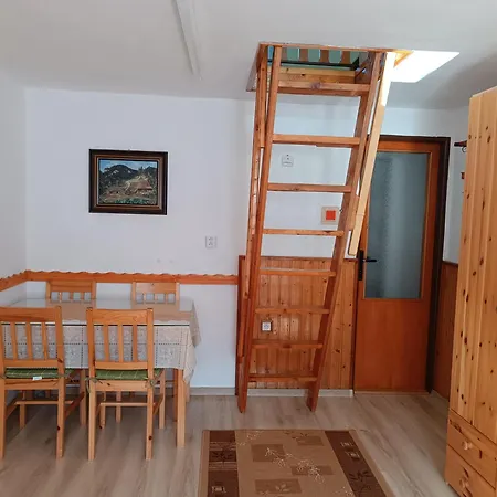 Domcek Pri Vodopade * Lúčky