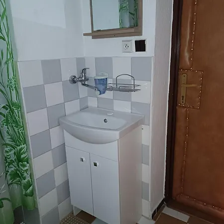 Domcek Pri Vodopade *