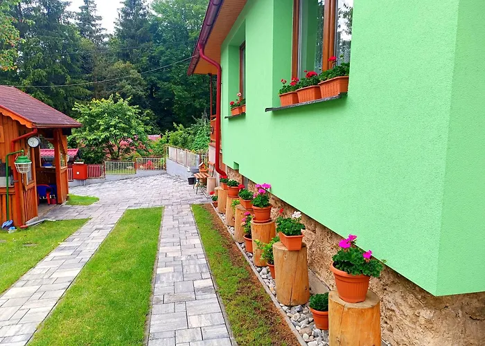 Domcek Pri Vodopade بيت للعطل *