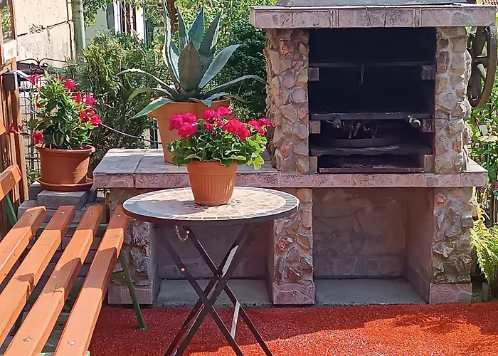 Domcek Pri Vodopade *