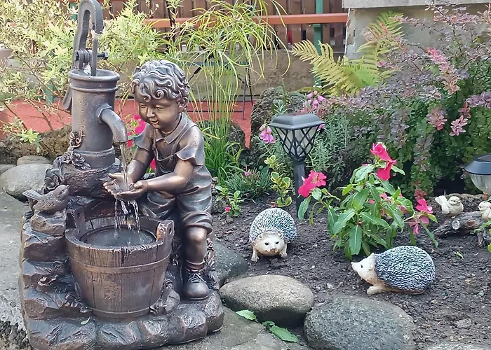 Domcek Pri Vodopade بيت للعطل